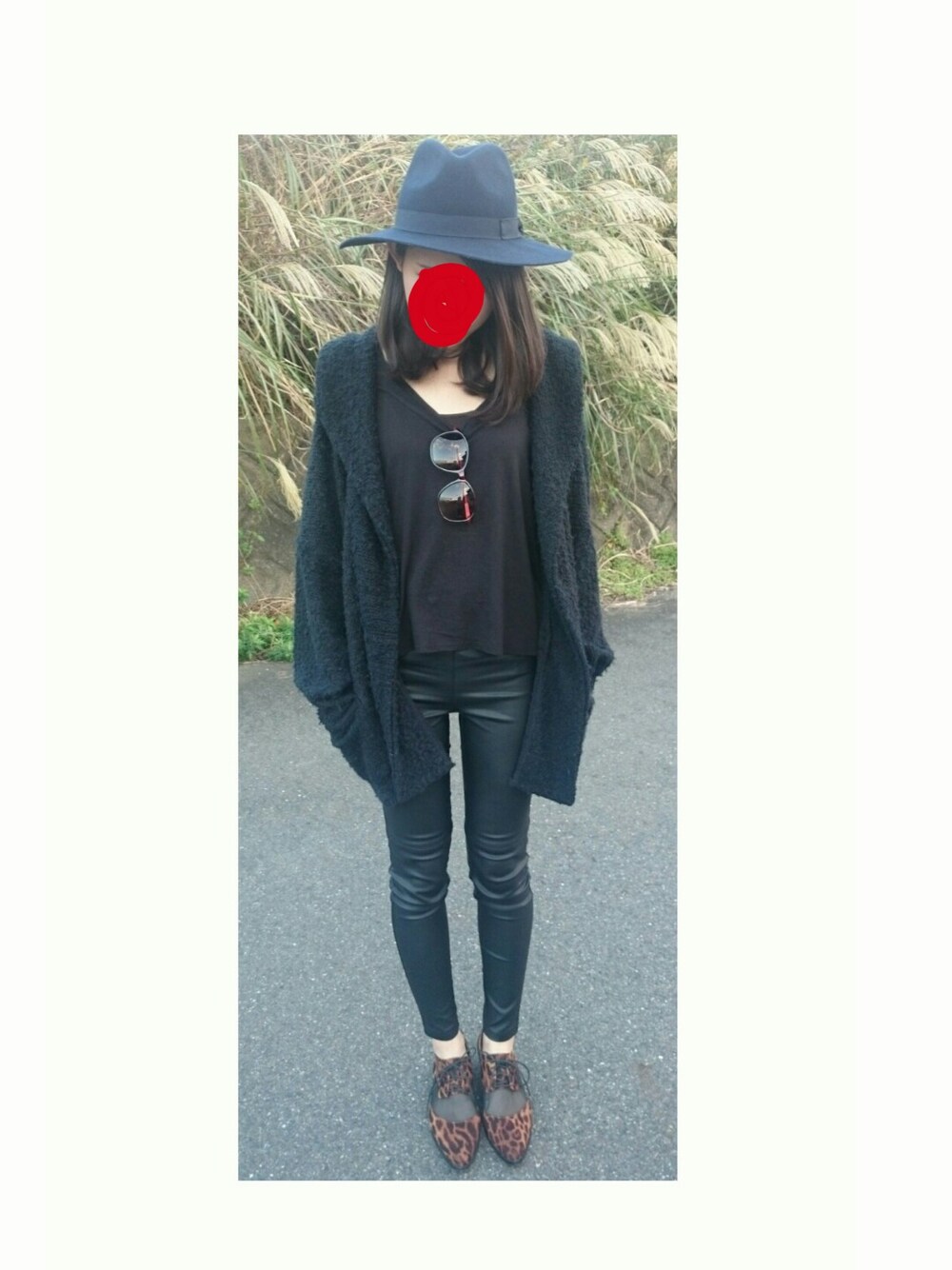 「黒、ZARA、ハット」｜「MOUSSYのWIDE HAT（ハット、ブラック系）」を使った、みっちさん（レディース・165cm）の秋コーディネートの1枚目の写真