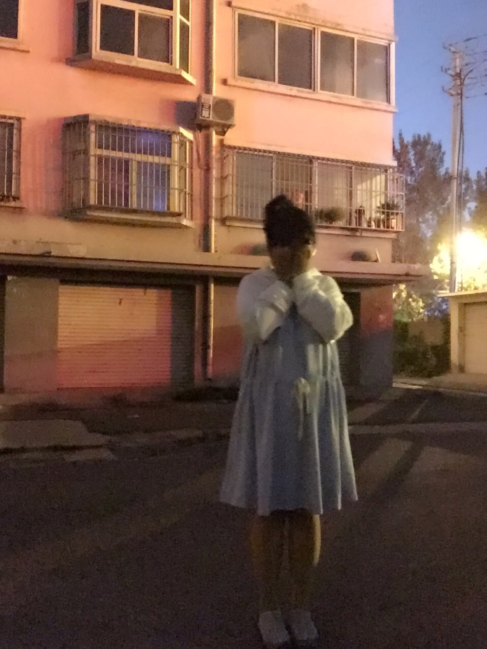 「卫衣连衣裙のアイテム（スカート、ブルー系）」を使った、浅晓眠shanさん（レディース・161cm）の夏コーディネートの1枚目の写真