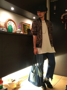 「総柄トップス」｜「アイテム（ハンチング/ベレー帽）」を使った、ぼーりーさん（メンズ・178cm）の秋コーディネート