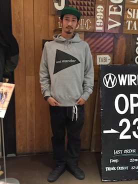 「and wander（アンドワンダー）のアイテム（パーカー）」を使った、Junpei  Fukadaさん（メンズ・170cm）の秋コーディネート