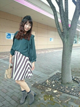 「UNITED ARROWS（ユナイテッドアローズ）のアイテム（スカート）」を使った、Bou Jeloud博多ゆめタウンさん（レディース・157cm）の秋コーディネート