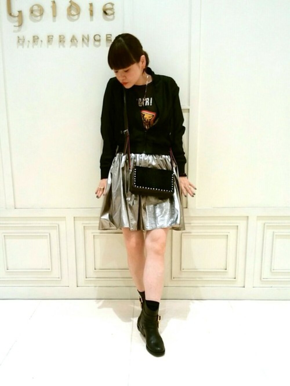 「ネックレス、スカート、iosselliani、リング、ポシェット、メタリック、MSGM、イオッセリアーニ、ルパートサンダーソン、hpfrance」｜「IOSSELLIANIのIOSSELLIANI Necklace（ネックレス、シルバー系）」を使った、mimioさん（レディース・163cm）の秋コーディネートの1枚目の写真
