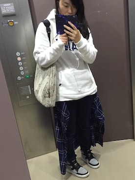 「RIP THE SWELL（リップザスウェル）のアイテム」を使った、あやさん（レディース・163cm）の秋コーディネート