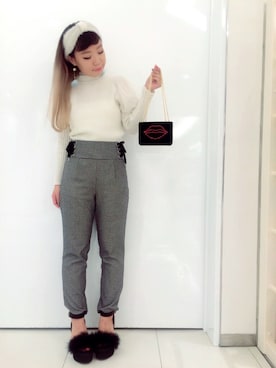 「Honey Salon（ハニーサロン）のアイテム（パンツ）」を使った、YOSSYさん（レディース・157cm）の秋コーディネート