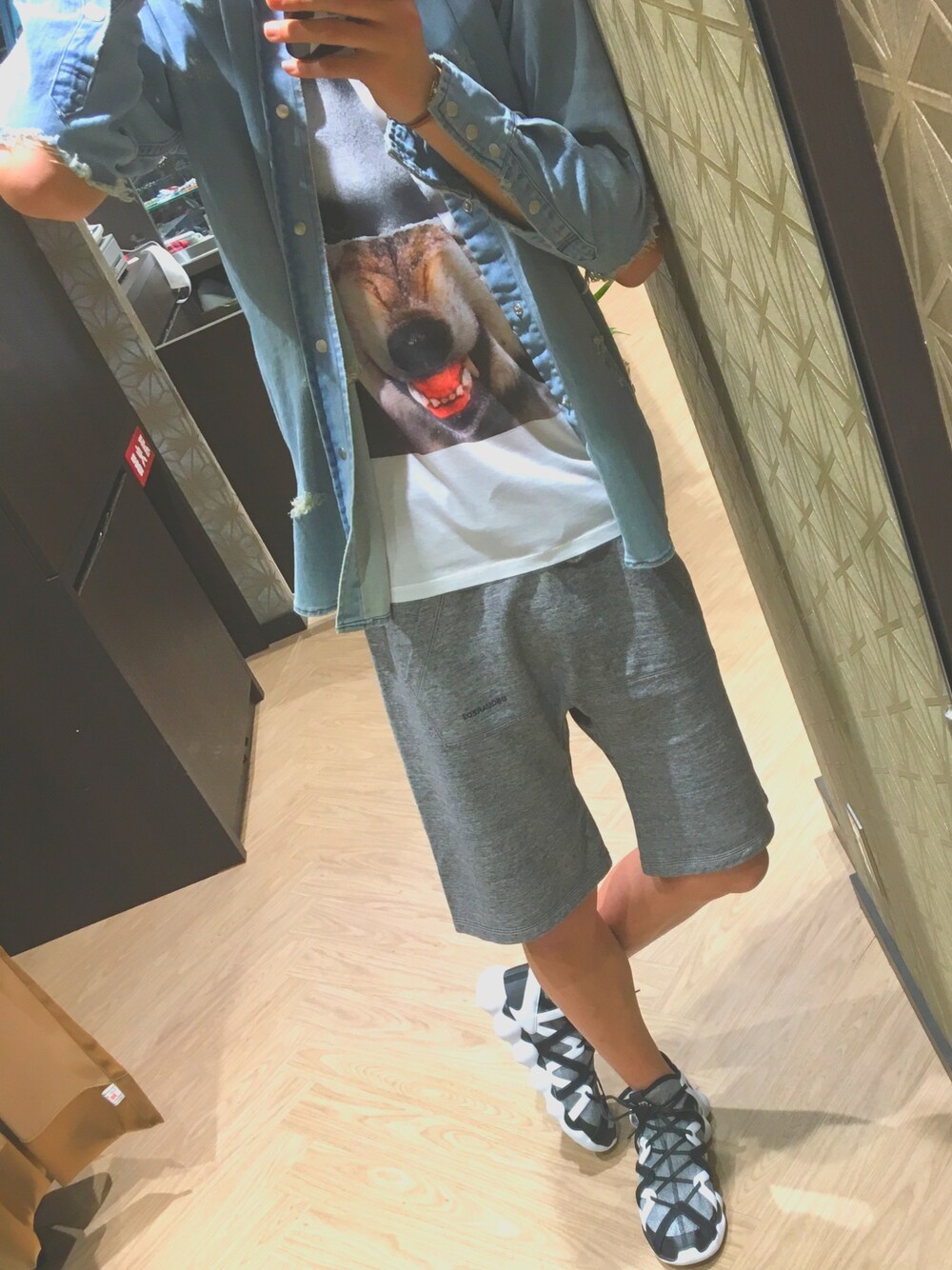 「春、ディースクエアード(Dsquared2)、名古屋PARCO、parco、ワイスリー(Y-3)、アディダス、リラックススタイル、はるコーデ、フォローミー」｜「NEIL BARRETTのアイテム（Tシャツ/カットソー、ホワイト系）」を使った、てっちゃん^^さん（メンズ・183cm）の春コーディネートの1枚目の写真