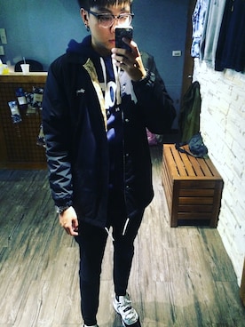 「STUSSY（ステューシー）のアイテム（マウンテンパーカー）」を使った、Albert Changさん（メンズ・172cm）の春コーディネート