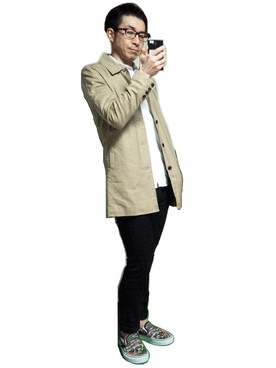 「ベージュのコート」｜「アイテム（その他シューズ）」を使った、みやぴーさん（メンズ・173cm）の春コーディネート