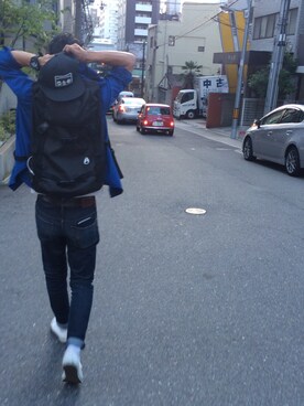 「アイテム（マウンテンパーカー、ブルー系）」を使った、Qさん（メンズ・173cm）の秋コーディネート