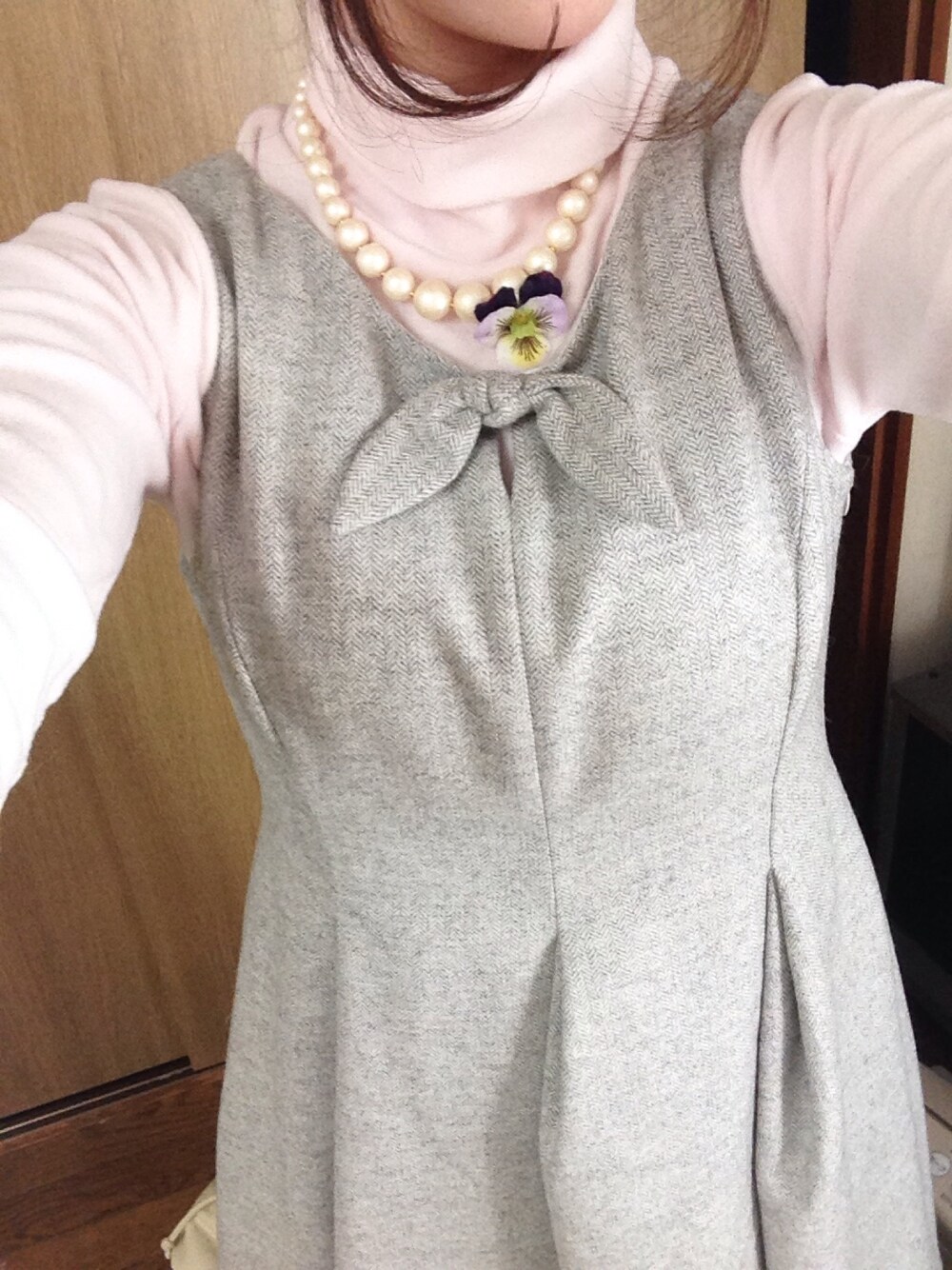 「MIIAのアイテム（ワンピース、グレー系）」を使った、めぽちフィールドさん（レディース・151cm）の冬コーディネートの1枚目の写真