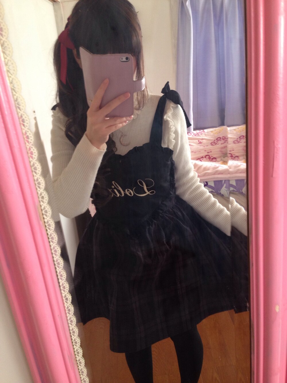 「RoseMarie seoirのアイテム（ワンピース、ブラック系）」を使った、めぽちフィールドさん（レディース・151cm）の冬コーディネートの1枚目の写真