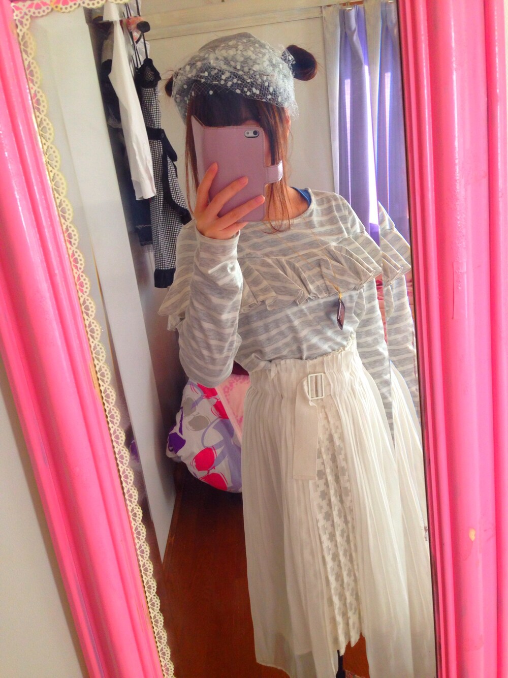 「ライチのアイテム（スカート、ホワイト系）」を使った、めぽちフィールドさん（レディース・151cm）の春コーディネートの1枚目の写真