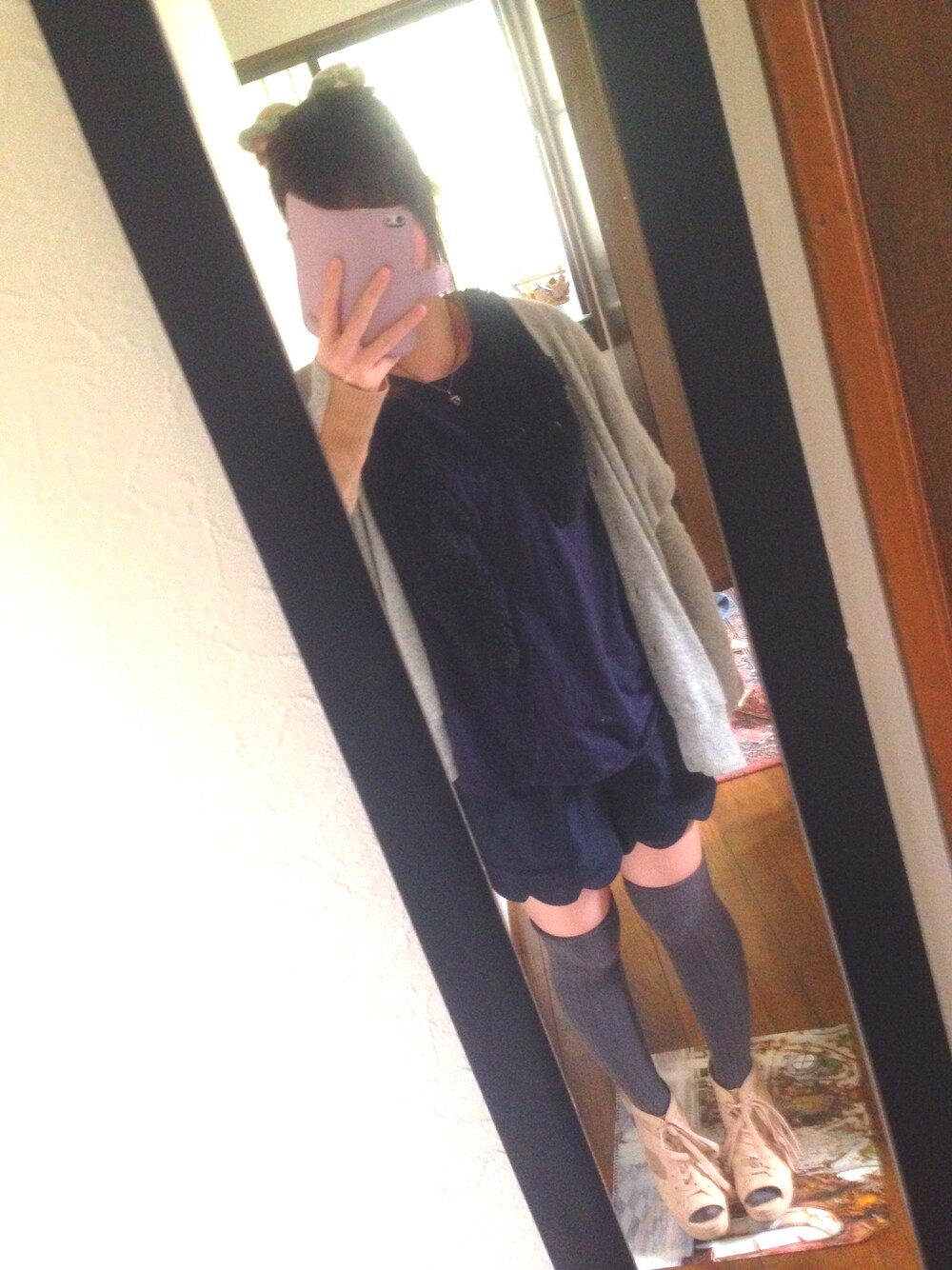 「TSUMORI CHISATOのアイテム（Tシャツ/カットソー、ブルー系）」を使った、めぽちフィールドさん（レディース・151cm）の春コーディネートの1枚目の写真