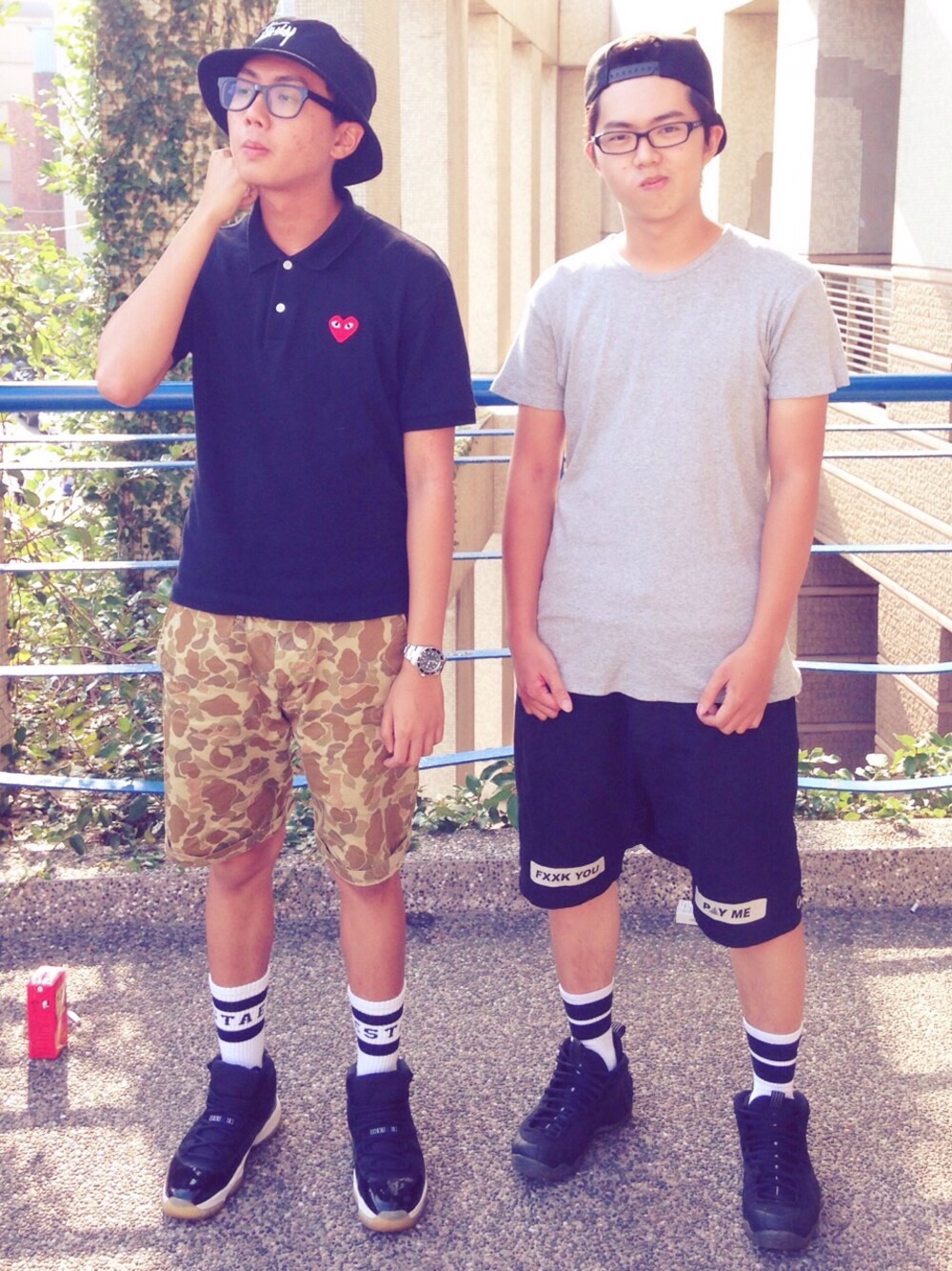「AES、Jordan、foamposite、stussy、COMME des GARCONS、snapback、ootd、black、Taiwan」｜「COMME des GARCONSのアイテム（Tシャツ/カットソー、ブラック系）」を使った、徐嘉駿さん（メンズ・170cm）の秋コーディネートの1枚目の写真