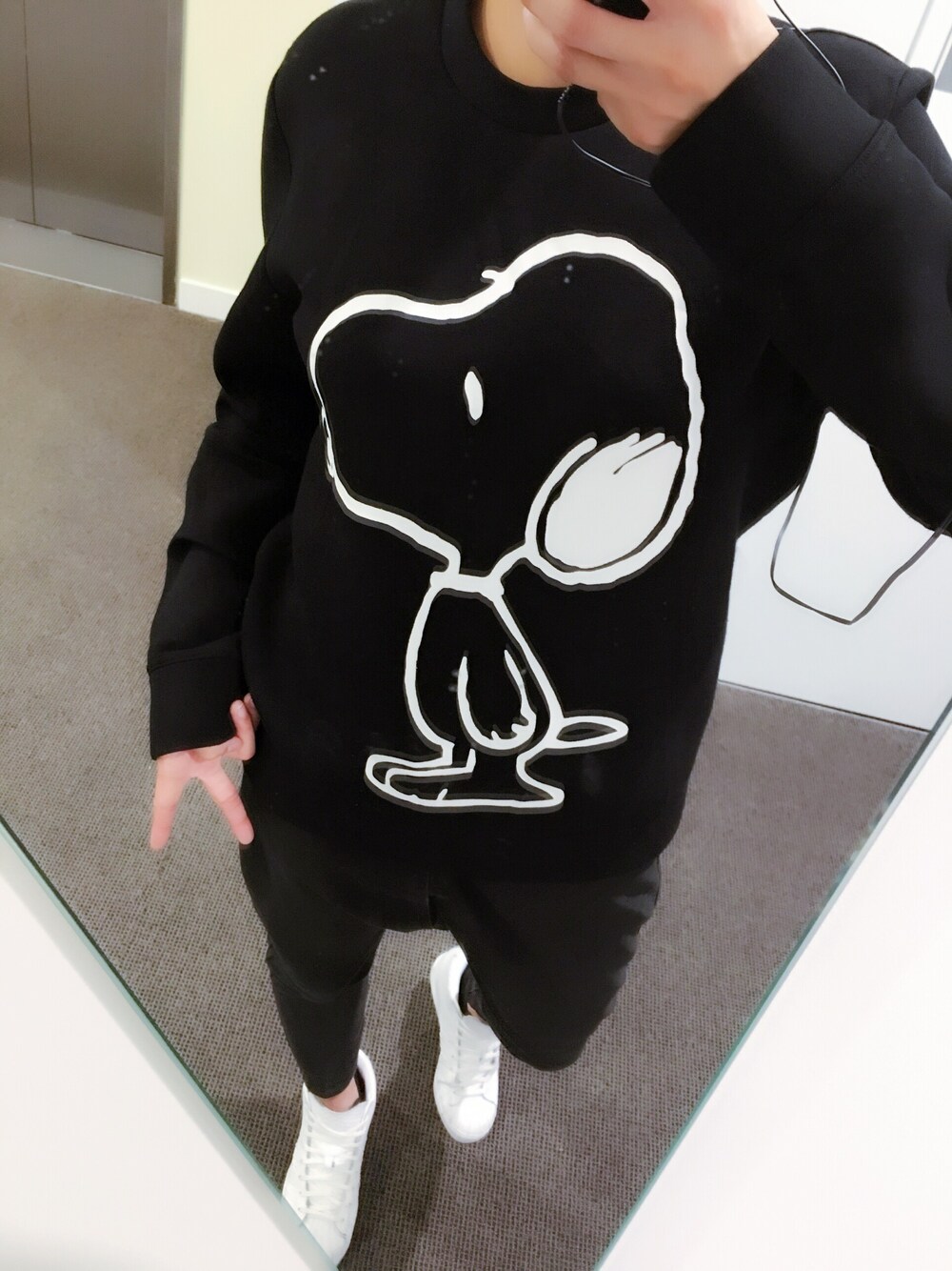 「apartment」｜「GUCCIのアイテム（Tシャツ/カットソー、ブラック系）」を使った、星野靜夜さん（レディース・160cm）の秋コーディネートの1枚目の写真