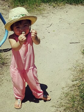 「リラックス」｜「アイテム（オールインワン・サロペット）」を使った、CHI-TANさん（キッズ・80cm）の夏コーディネート