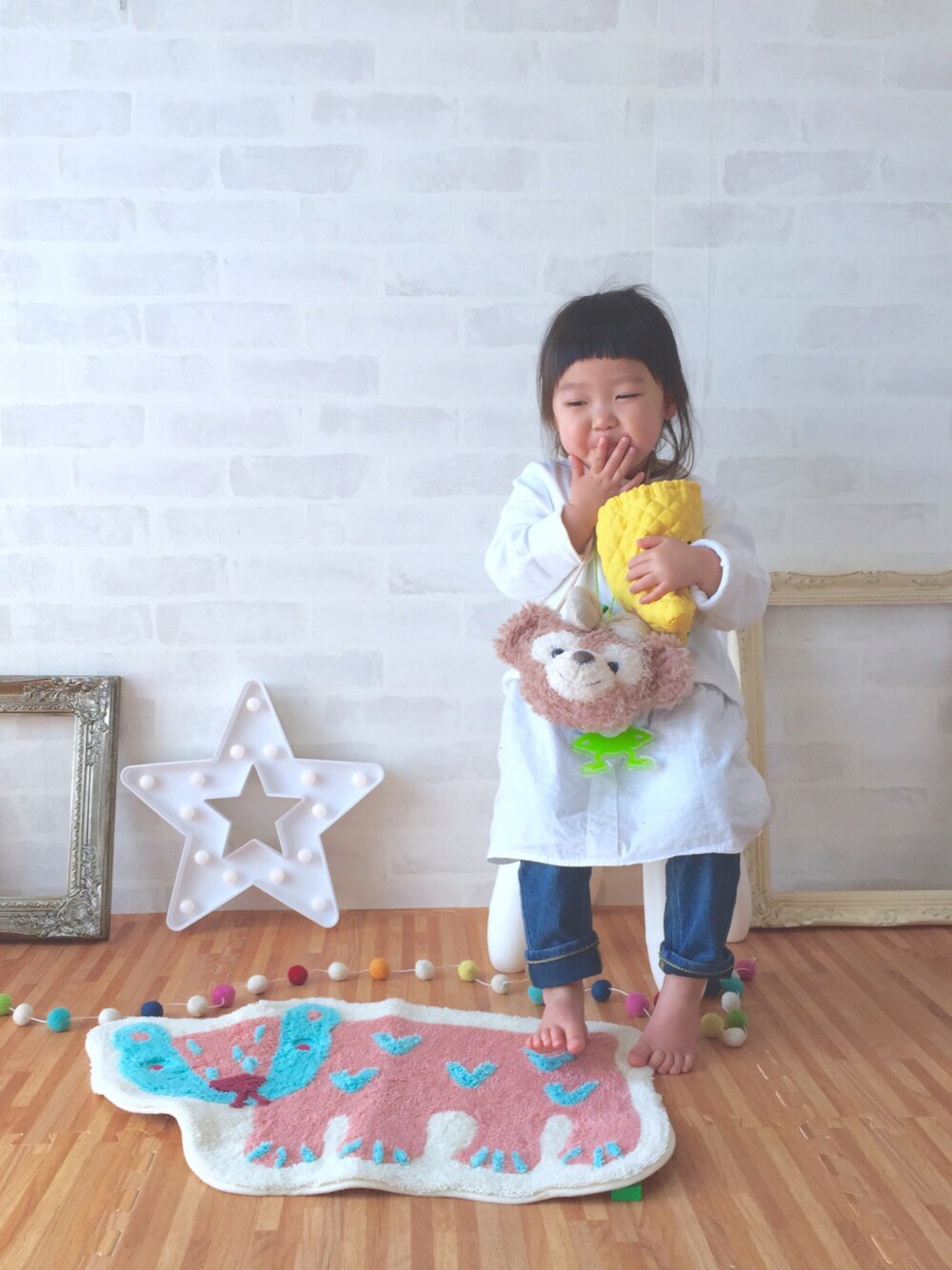 「キッズコーデ、女の子、春コーデ、シャツスタイル、ワンピース、前髪ぱっつん、2歳」｜「GLOBAL WORKの【キッズ】ニットベストツキワンピース/708407（ワンピース、ブルー系）」を使った、_nagi_さん（キッズ・90cm）の春コーディネートの1枚目の写真