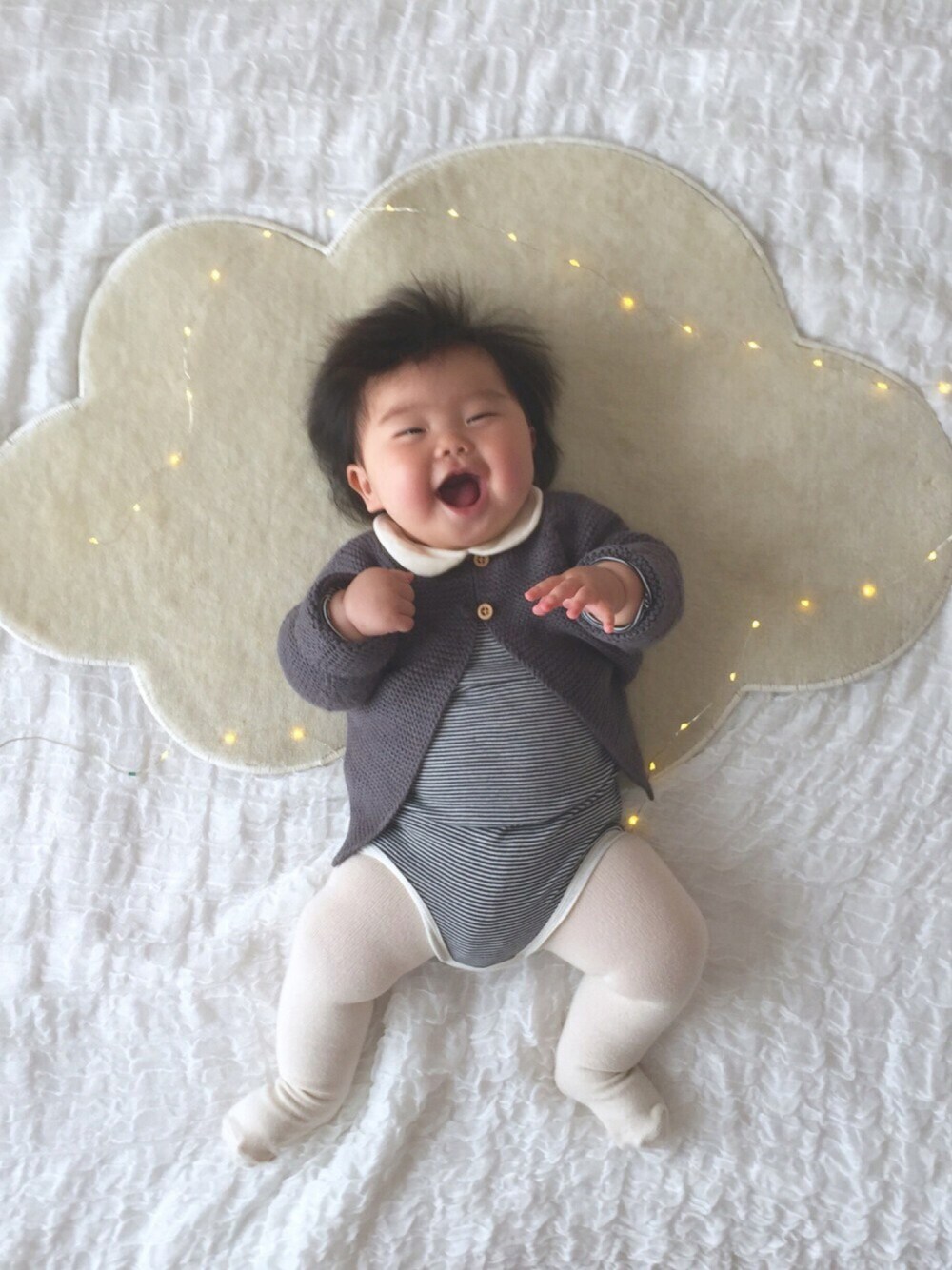 「０歳、6ヶ月、赤ちゃん、baby、petit bateau、ZARA、zarababy、カーディガン、ロンパース」｜「ZARA KIDSのアイテム（カーディガン/ボレロ、ブルー系）」を使った、_nagi_さん（キッズ・90cm）の秋コーディネートの1枚目の写真
