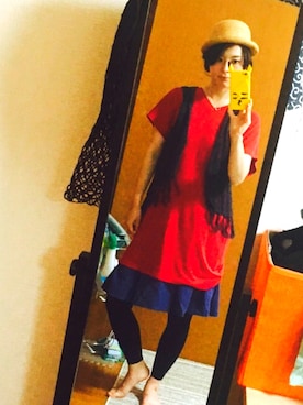 「GU（ジーユー）のアイテム（Tシャツ/カットソー、レッド系）」を使った、ゆりゆりゅうさん（レディース・167cm）の春コーディネート