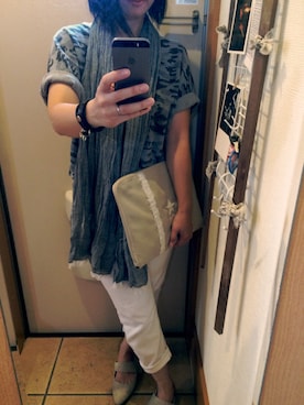 「アイテム（パンプス、ホワイト系）」を使った、Tomoさん（レディース・158cm）の秋コーディネート