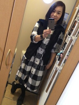 「UNIQLO（ユニクロ）のWOMEN フランネルロングシャツ（長袖）E（シャツ/ブラウス、ブラック系）」を使った、Tomoさん（レディース）の秋コーディネート