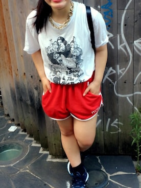 「kingpinのアイテム（Tシャツ/カットソー、ホワイト系）」を使った、amitasoさん（レディース・151cm）の夏コーディネート