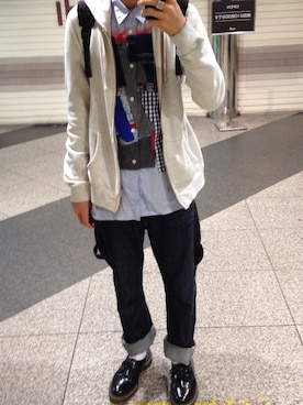 「アイテム（デニムパンツ、ブラウン系）」を使った、カネモンさん（メンズ・176cm）の秋コーディネート
