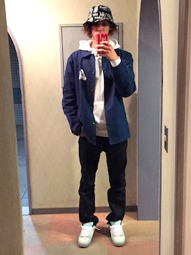 「青×白」｜「アイテム（その他アウター）」を使った、syunさん（メンズ・180cm）の冬コーディネート