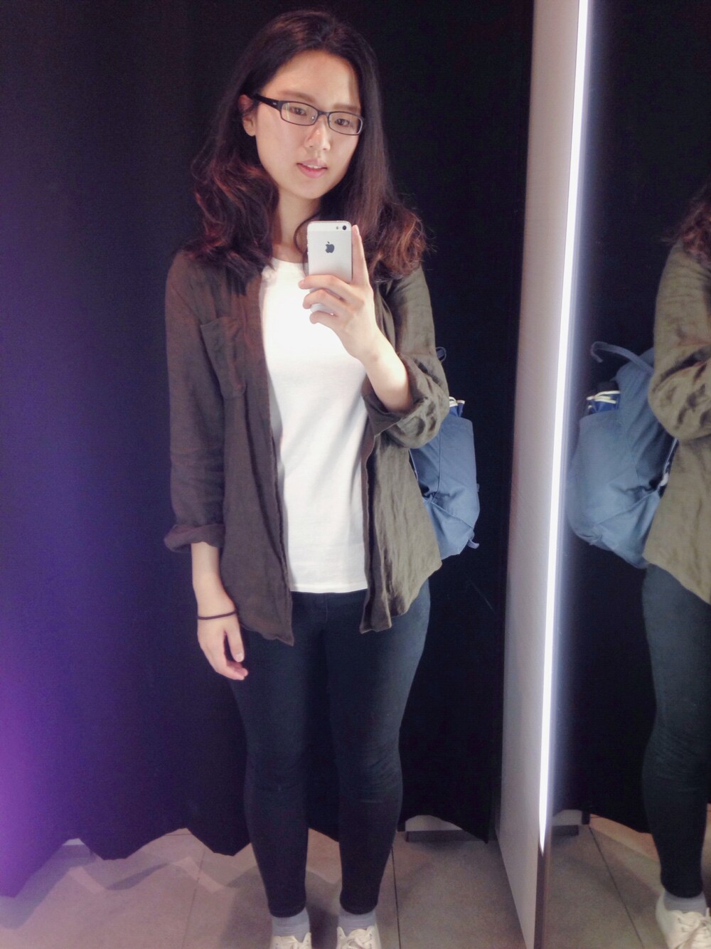 「UNIQLOのアイテム（シャツ/ブラウス、グリーン系）」を使った、wentingさん（レディース・170cm）の秋コーディネートの1枚目の写真