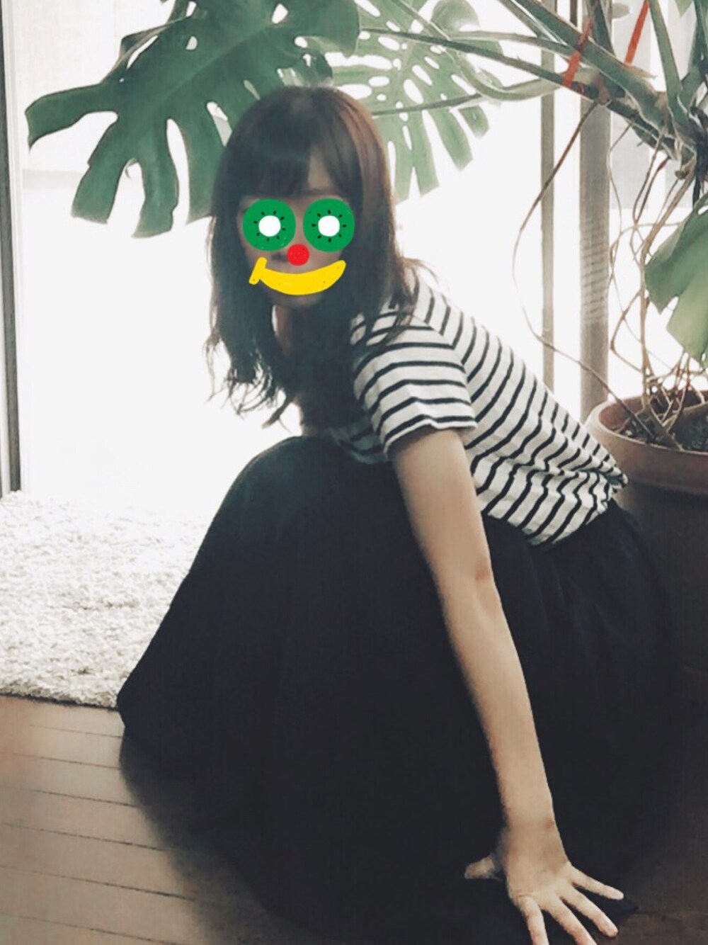 「大人カジュアル、休日スタイル、ボーダー」｜「UNIQLOのWOMEN スラブボーダーT（半袖）（Tシャツ/カットソー、ホワイト系）」を使った、eさん（レディース・164cm）の秋コーディネートの1枚目の写真