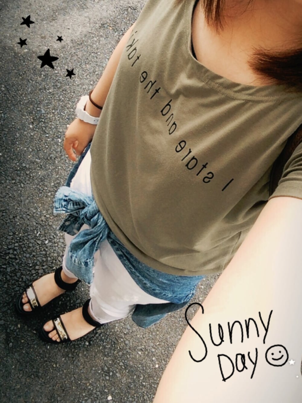 「カーキTシャツ、サンダル、ホワイトデニム、こしまきスタイル、暑い、Baby-G、JEANASiS」｜「Re:EDITのアイテム（Tシャツ/カットソー、グリーン系）」を使った、963さん（レディース・163cm）の夏コーディネートの1枚目の写真
