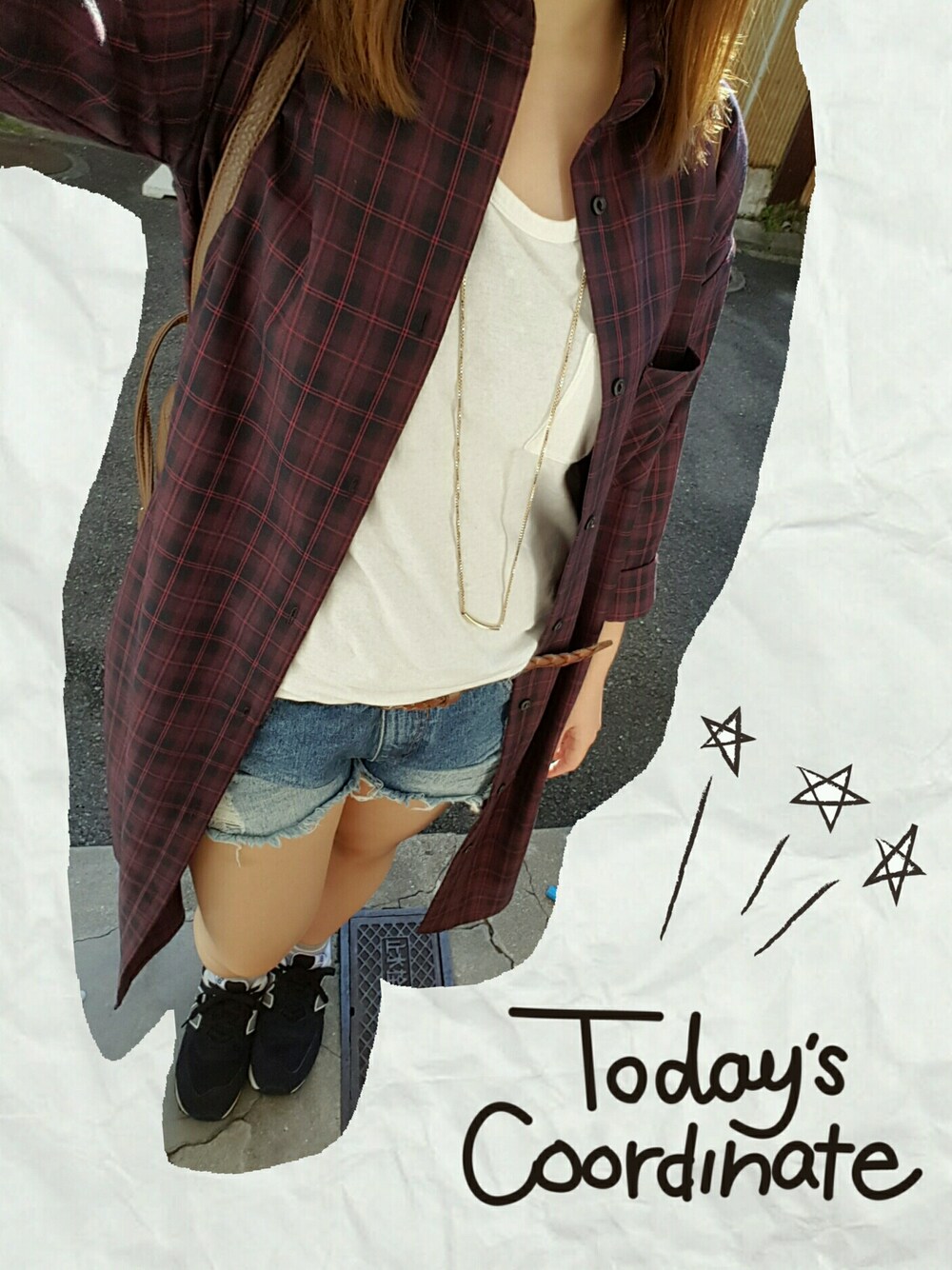 「ロングチェックシャツ、秋、秋服、ショーパン、JEANASiS、ENVYM、パイプロングネックレス、ニューバランス、スニーカー」｜「ENVYMのアイテム（トップス、レッド系）」を使った、963さん（レディース・163cm）の秋コーディネートの1枚目の写真