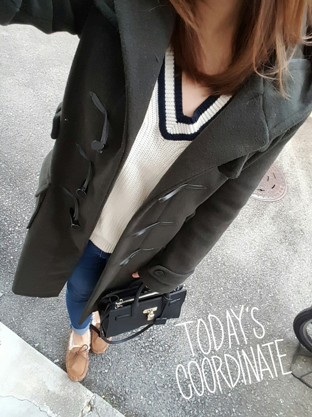 「ダッフルコート、ロングダッフルコート、カーキ、冬コーデ、冬服、UGG、JEANASiS、モカシン、クリケットセーター、UNIQLO」｜「JEANASISのロングダッフルコート/565654（ダッフルコート、グリーン系）」を使った、963さん（レディース・163cm）の秋コーディネートの1枚目の写真