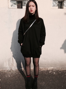 「Marc by Marc Jacobs（マークバイマークジェイコブス）のアイテム（イヤリング）」を使った、Puilam JRさん（レディース・160cm）の冬コーディネート