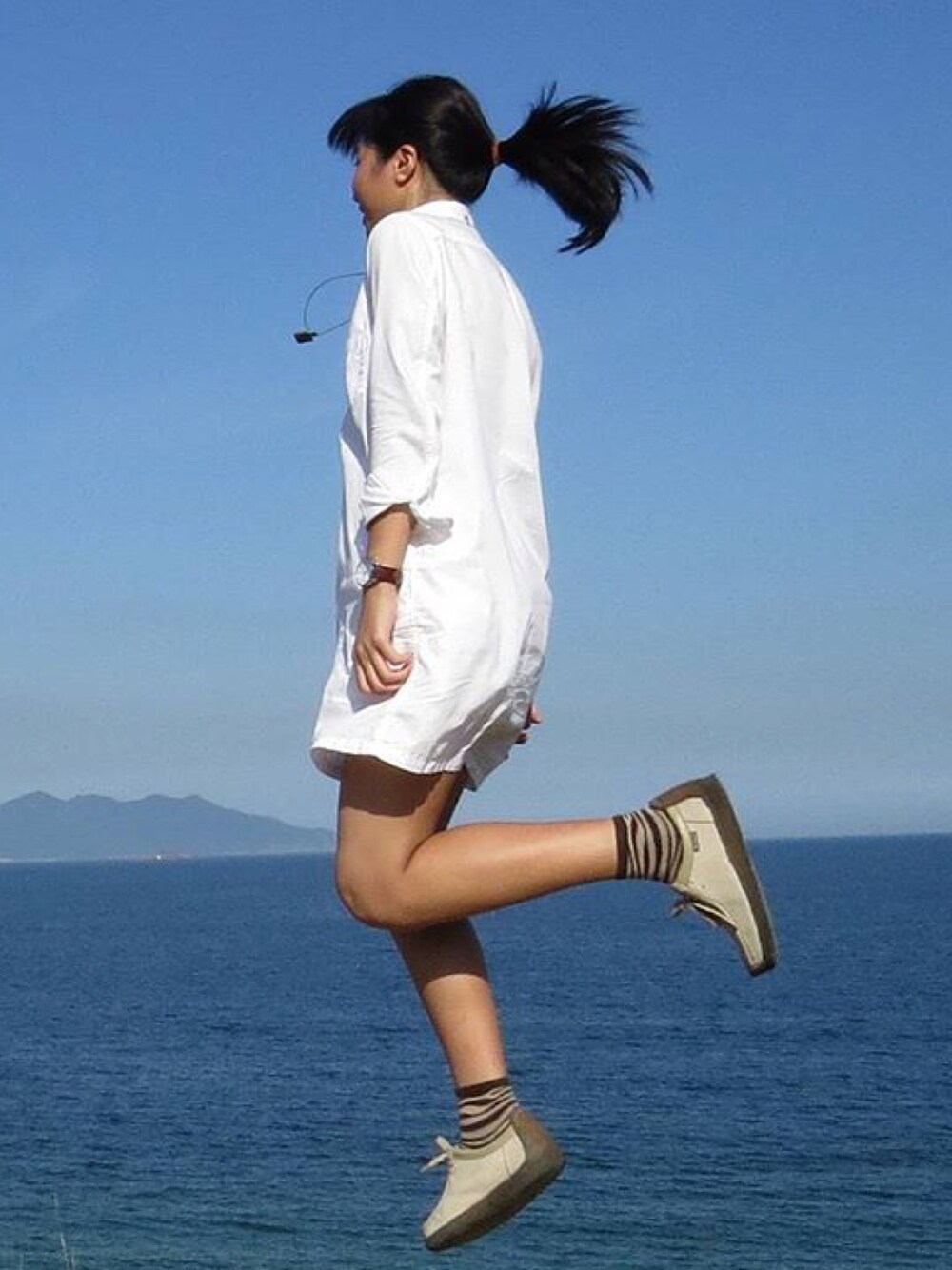 「Sunnyday、hkgirl、autumn」｜「UNIQLOのアイテム（シャツワンピース、ホワイト系）」を使った、sad9potatoさん（レディース・163cm）の秋コーディネートの1枚目の写真