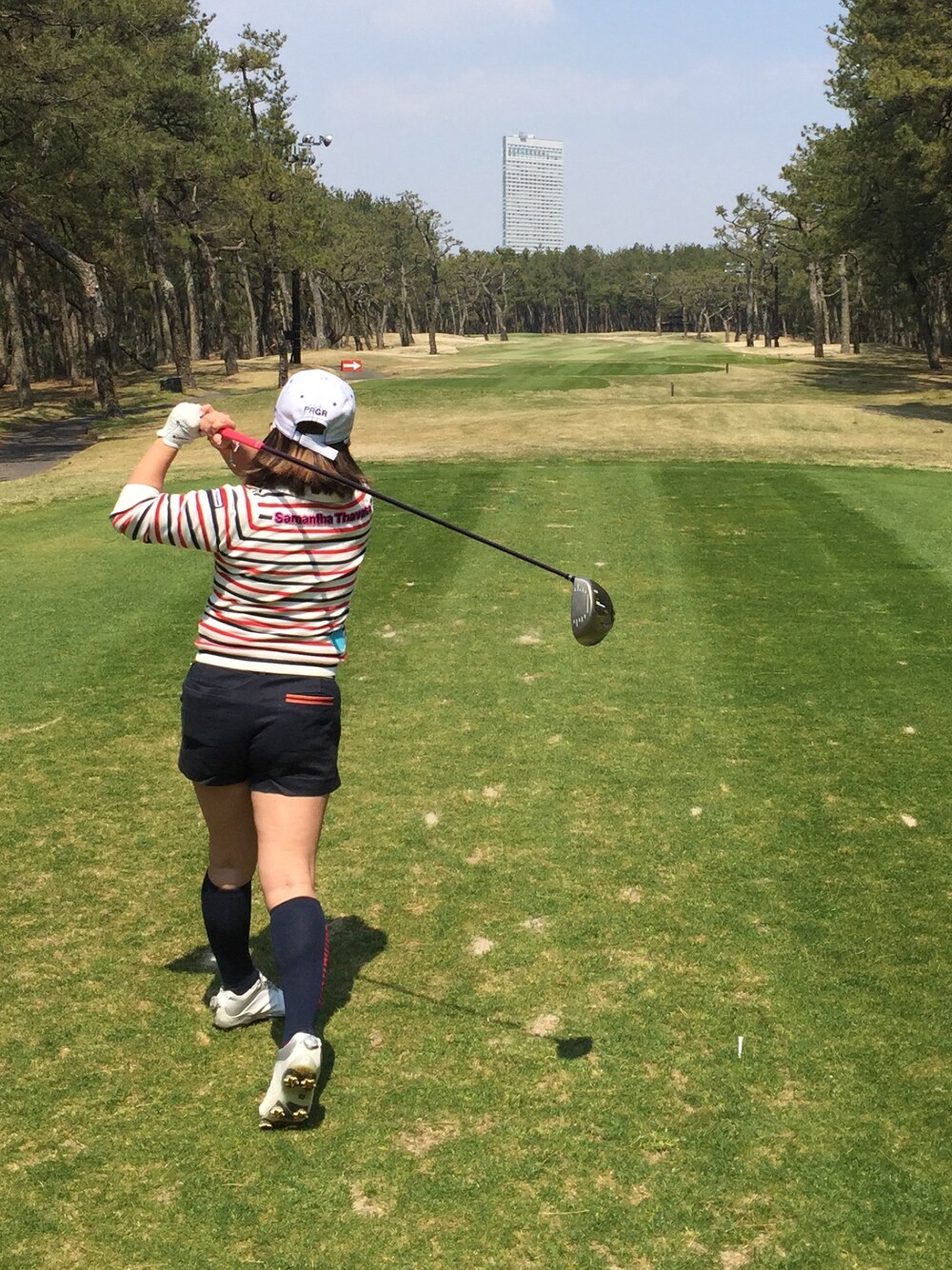 「ゴルフ、GOLF」｜「U25 Samantha Thavasaのアイテム（ニット/セーター、その他）」を使った、Megmixさん（レディース・153cm）の春コーディネートの1枚目の写真