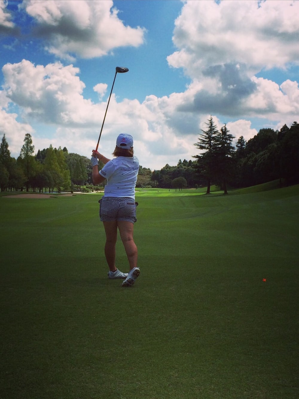 「ゴルフ、ゴルフウェア、GOLF」｜「U25 Samantha Thavasaのアイテム（キャップ、ホワイト系）」を使った、Megmixさん（レディース・153cm）の春コーディネートの1枚目の写真