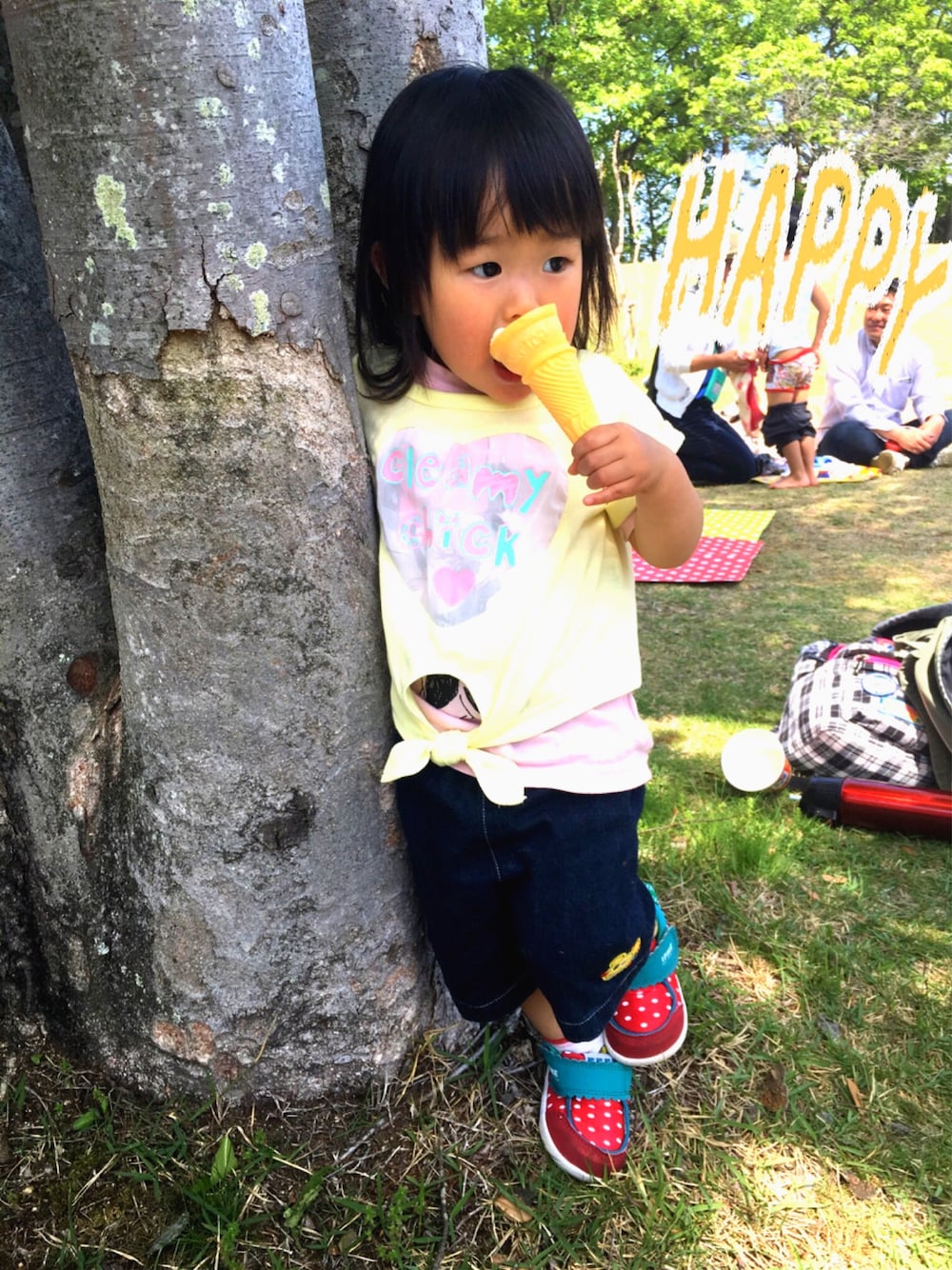 「こどもの日、公園、Tシャツ、アイスクリーム、1歳」｜「OLD NAVYのよく見たら、ミニーちゃんが透けて見えてる☻☻（Tシャツ/カットソー、ピンク系）」を使った、まこぴ♪さん（キッズ・70cm）の春コーディネートの1枚目の写真