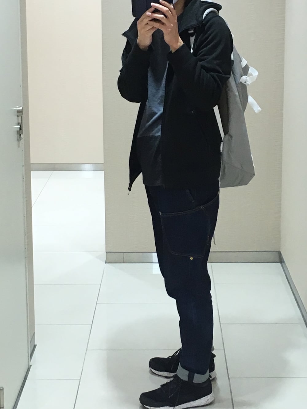 「mercibeaucoup,、CABANE de ZUCCa、reebok、VOLCOM、macromauro」｜「macromauro kaosのアイテム（バックパック/リュック、グレー系）」を使った、ゆうすけさん（メンズ・173cm）の春コーディネートの1枚目の写真