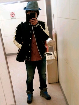 「REPLAY（リプレイ）のSTADIUM JACKET（スタジャン、ブラック系）」を使った、ゆーさん（メンズ・170cm）の春コーディネート