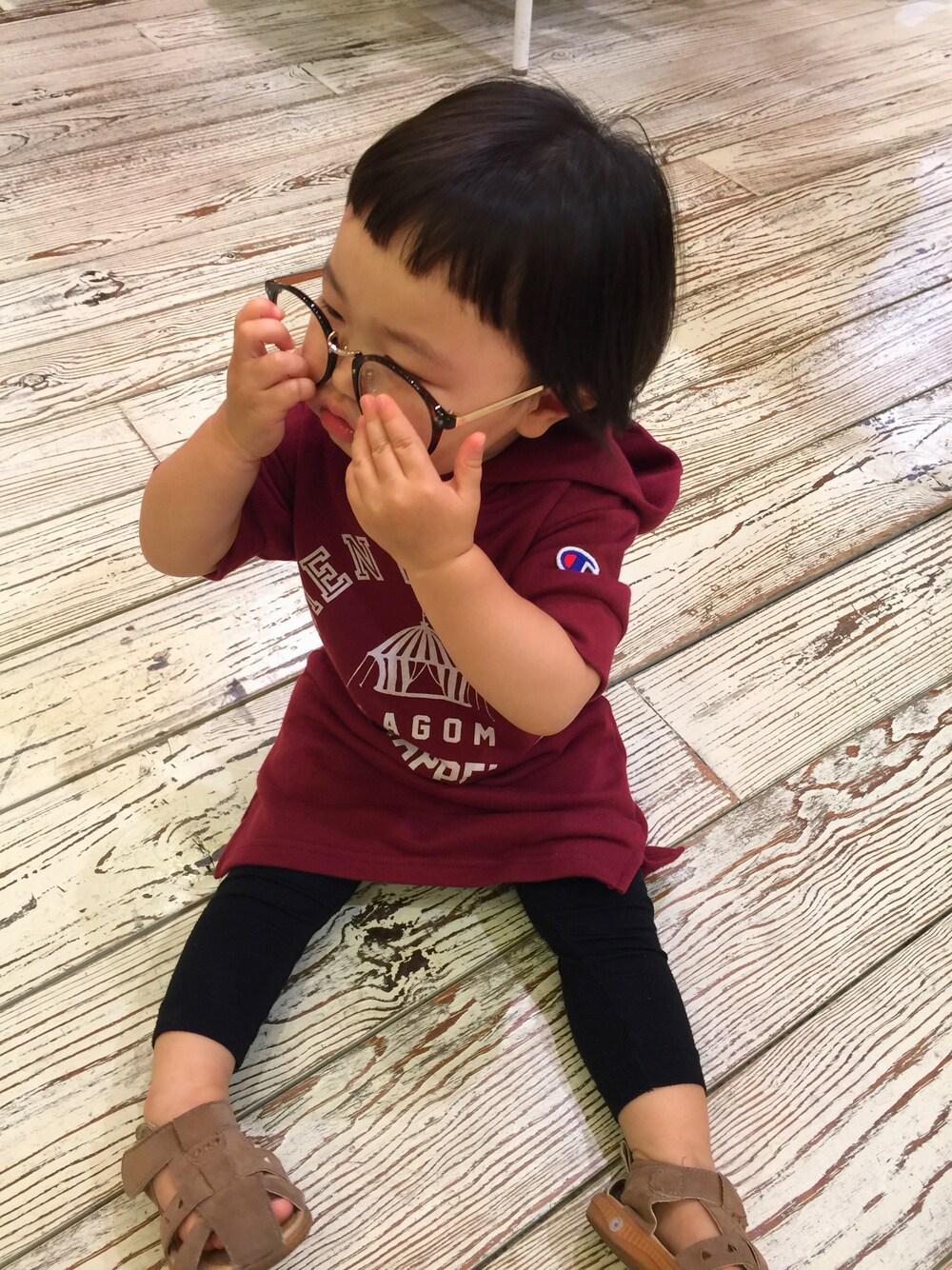 「女の子、kids、秋のコーデ、チャンピオン、1歳、ワンピース、キッズコーデ、ベビーコーデ、めがね」｜「SM2のアイテム（ワンピース、レッド系）」を使った、ricocoさん（キッズ・70cm）の夏コーディネートの1枚目の写真