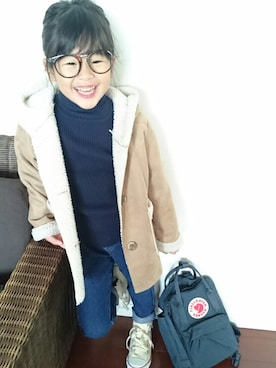 「メガネ女子」｜「アイテム（ムートンコート）」を使った、はなのさん（キッズ・110cm）の秋コーディネート