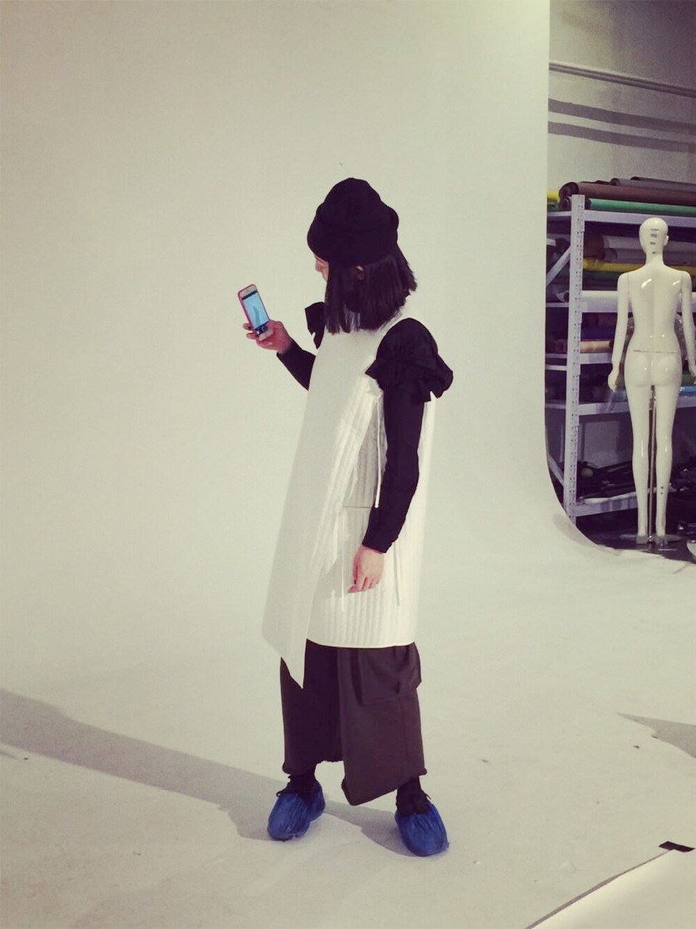「Alexander McQueen、American Apparel、McQ、RED VALENTINO、valentino」｜「Alexander McQueenのアイテム（チノパンツ、グリーン系）」を使った、weiさん（レディース・168cm）の冬コーディネートの1枚目の写真