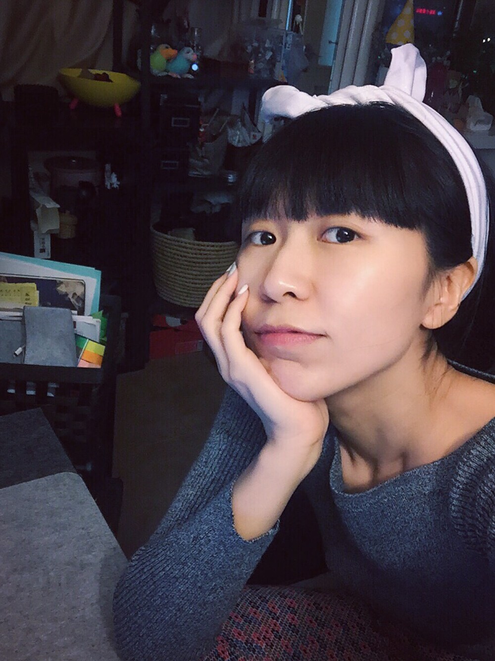 「春、カジュアル、American Apparel」｜「American Apparelのアイテム（ニット/セーター、グレー系）」を使った、weiさん（レディース・168cm）の春コーディネートの1枚目の写真