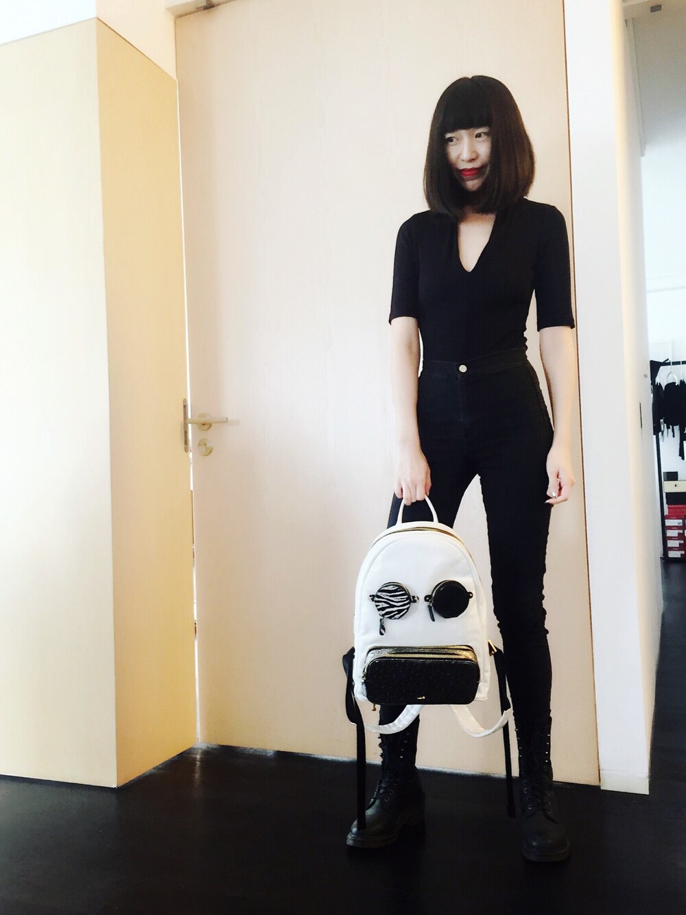 「秋コーデ、休日スタイル」｜「H&Mのアイテム（Tシャツ/カットソー、ブラック系）」を使った、weiさん（レディース・168cm）の秋コーディネートの1枚目の写真
