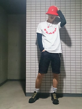 「アイテム（スニーカー、ブラック系）」を使った、浅井俊助さん（メンズ・178cm）の春コーディネート