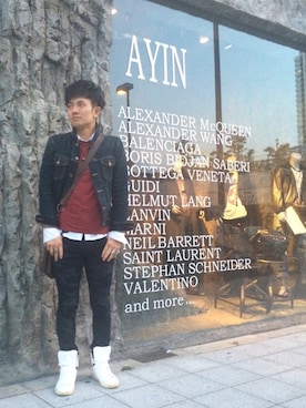 「Yves Saint Laurent（イヴサンローラン）のアイテム（Tシャツ/カットソー）」を使った、adi【yoshiya uchida】さん（メンズ・169cm）の冬コーディネート
