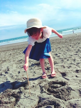 「petit main（プティマイン）の袖チュール半袖Ｔシャツ（Tシャツ/カットソー、ホワイト系）」を使った、k♡uuuさん（キッズ・130cm）の春コーディネート