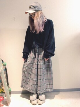 「アイテム（スウェット）」を使った、HANAさん（レディース・155cm）の秋コーディネート