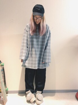 「アイテム（スウェット）」を使った、HANAさん（レディース・155cm）の秋コーディネート