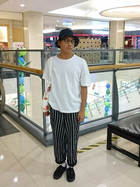 「H&M（エイチ・アンド・エム）のアイテム（ショルダーバッグ）」を使った、Tongさん（メンズ・171cm）の夏コーディネート